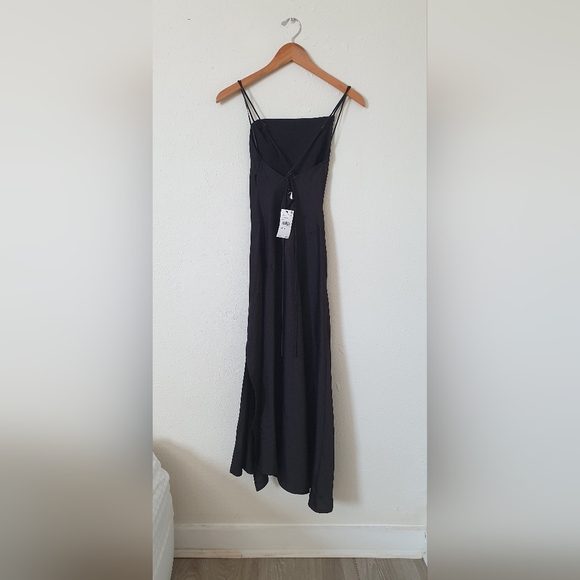 🔥NEW WITH TAG ASTR THE LABEL COWL SLIP MIDI DRESS BLACK in XS and SMALL🔥 - Picture 6 of 9